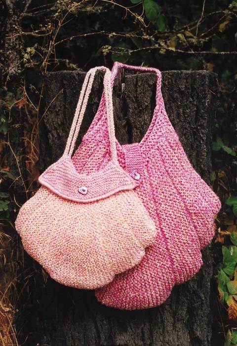 AC305-Scallop--purse.jpg