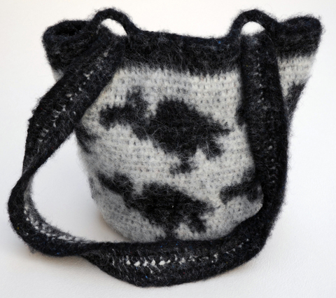 FeltedCarrionBagrRight.jpg