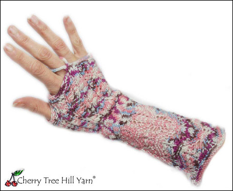 cth-297-lace-and-cable-mitts.jpg