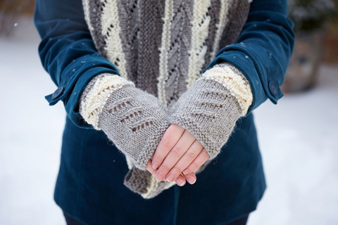 Fingerless_Gloves_close_up.jpg