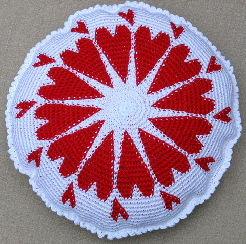 HeartsRoundPillowRight.jpg